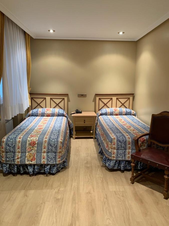 Hotel Julia Аранда-де-Дуеро Екстер'єр фото