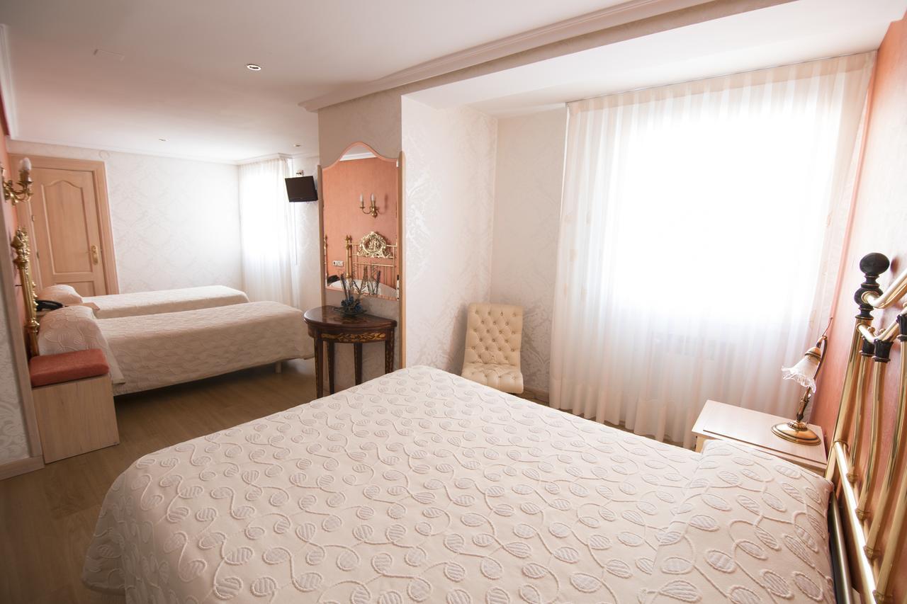 Hotel Julia Аранда-де-Дуеро Екстер'єр фото